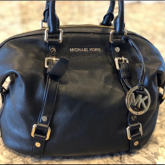 🔺SOLD🔸Michael Kors Black Purse🔸 - Picture 2 of 6